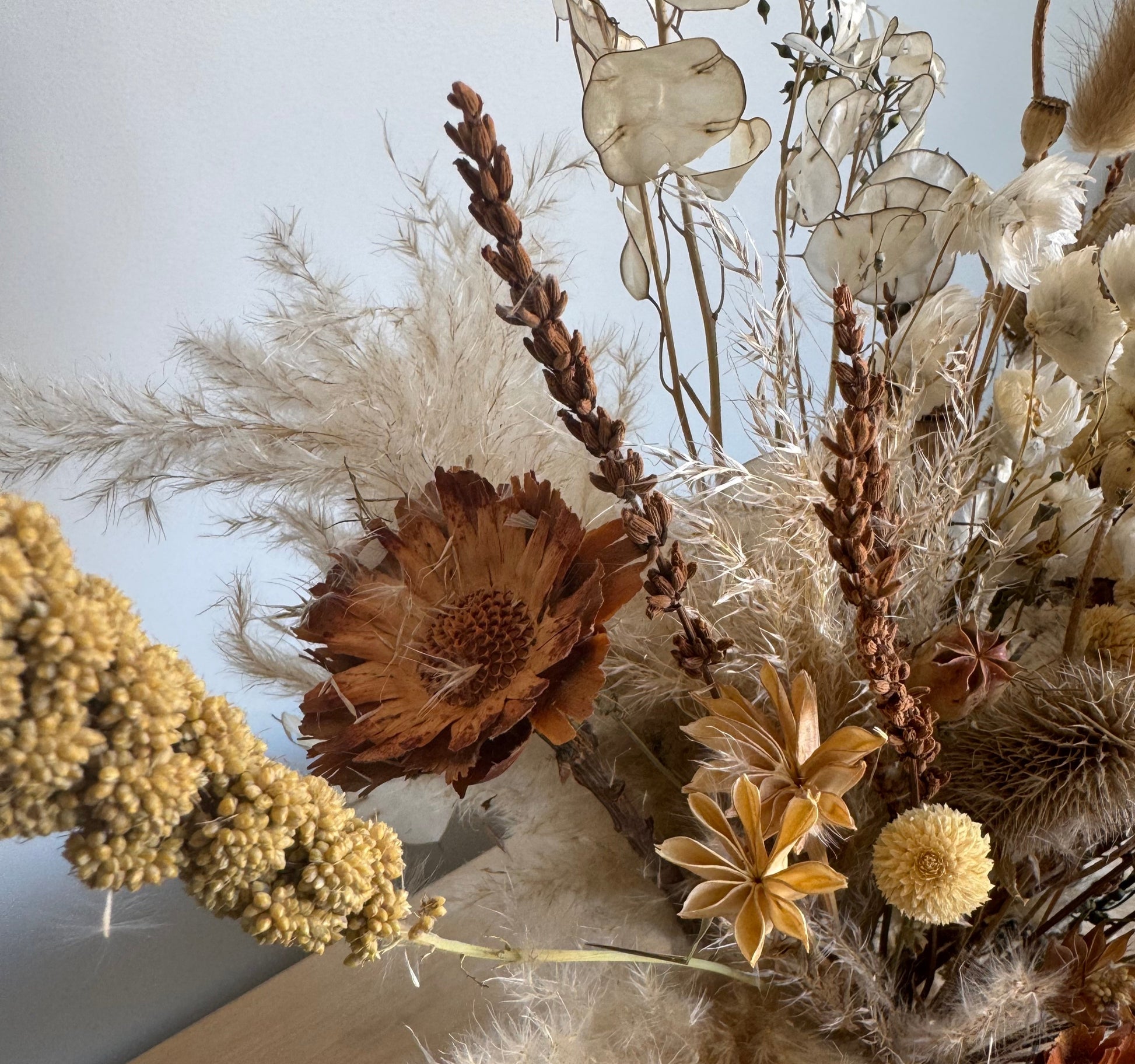 Natural Dried Flower Bouquet 40 Stems, Pampas Grass Decor Mix Bouquet, Decorative Boho Flowers for Vase DIY Crafts Real Flower Arrangements