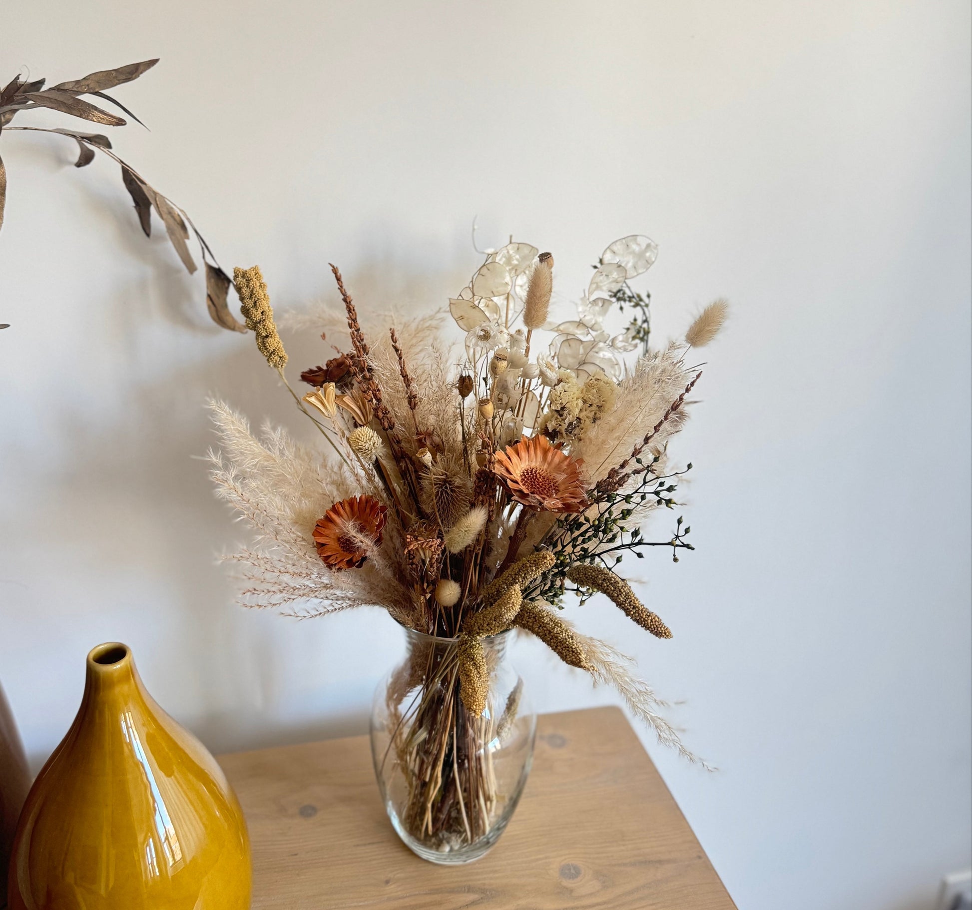 Natural Dried Flower Bouquet 40 Stems, Pampas Grass Decor Mix Bouquet, Decorative Boho Flowers for Vase DIY Crafts Real Flower Arrangements