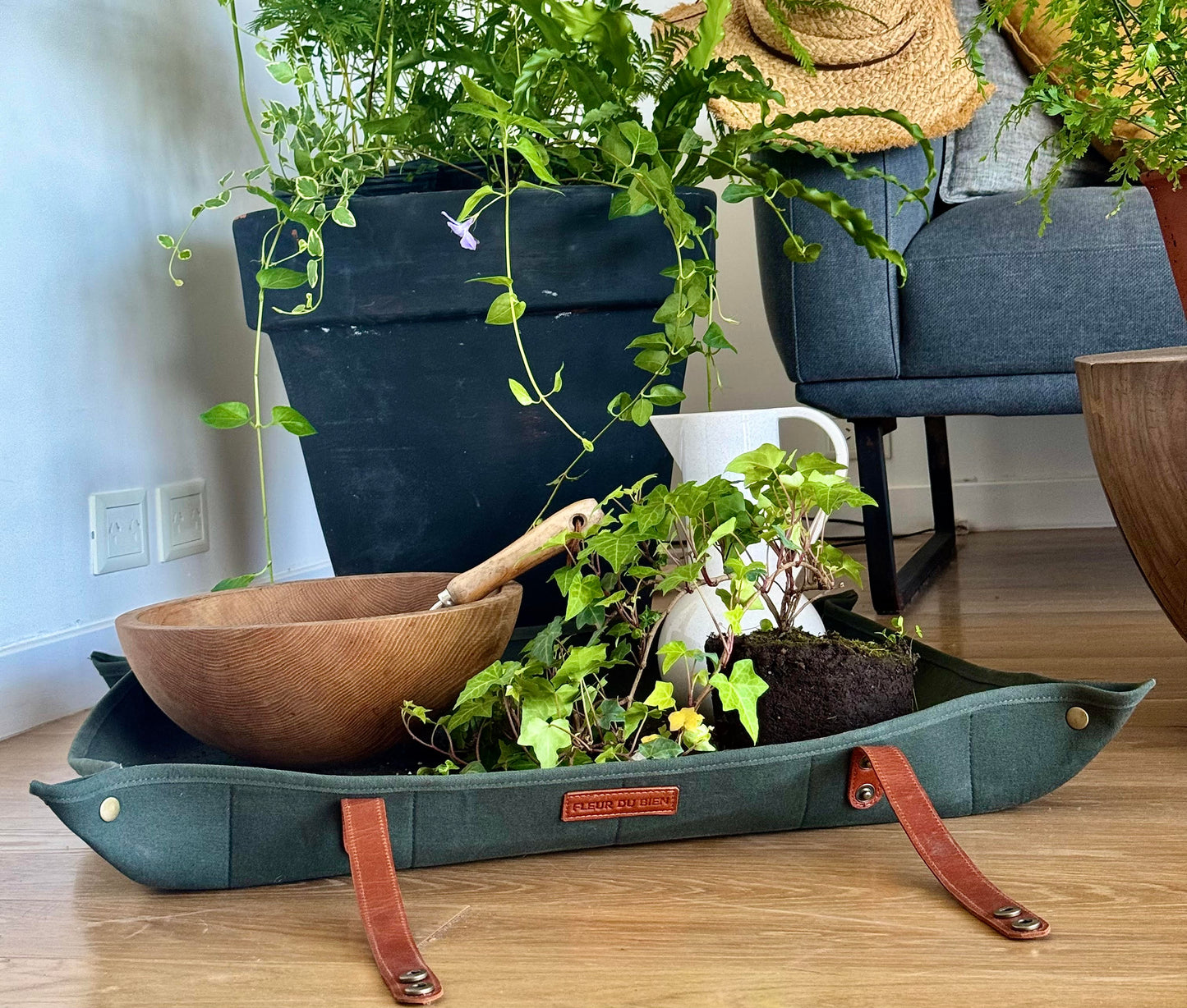 Plant Repotting Mat for Indoor Garden, Thickened Canvas Plant Transplanting Mat Waterproof, Portable and Foldable Gardening Mat for Potting Soil Mess Control, Brass Corner Snaps, 30” x 30” and 30" x 20 " Leather straps